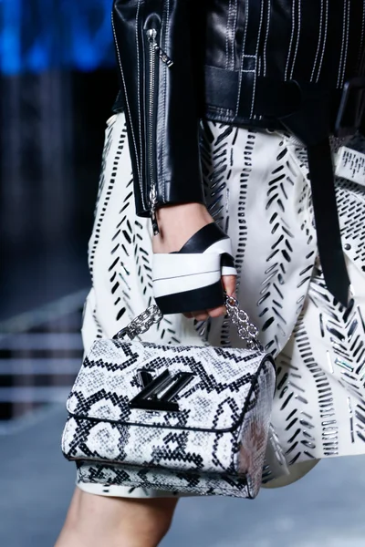 Look 5
